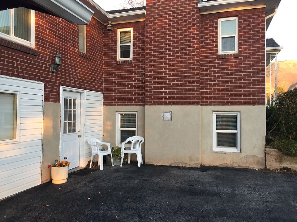 Separate apartment entrance