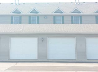 446 S Peace Rd, Sycamore, IL 60178