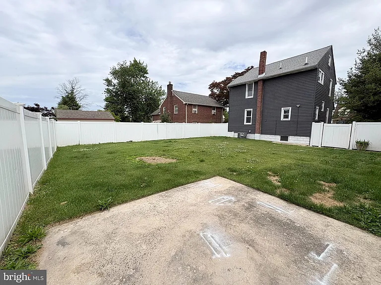 1535 Gross Ave — Photo 13