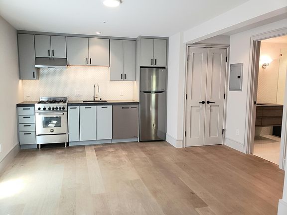 2nd image of 1767 Beach St