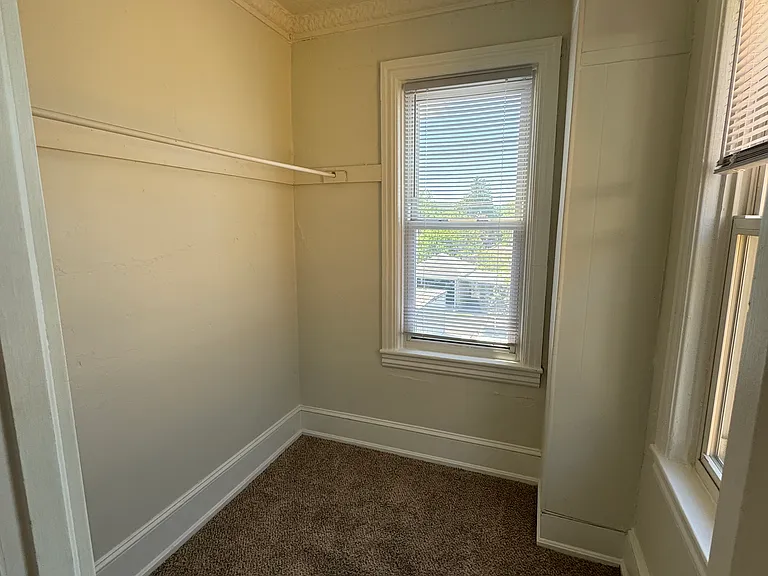 120 E Market St #2 — Photo 8