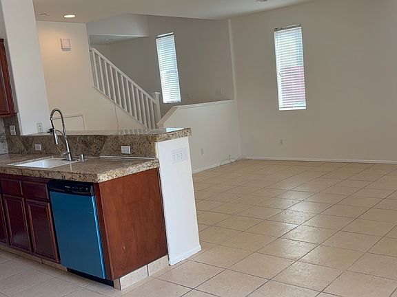 2nd image of 4484 Guy St
