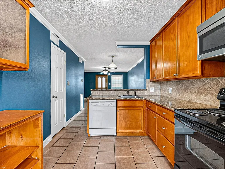 1220 Shadowdale Dr #6 — Photo 11