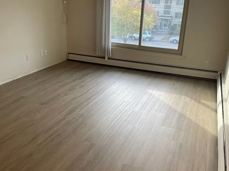 1040 Cleveland Apartments — Photo 22