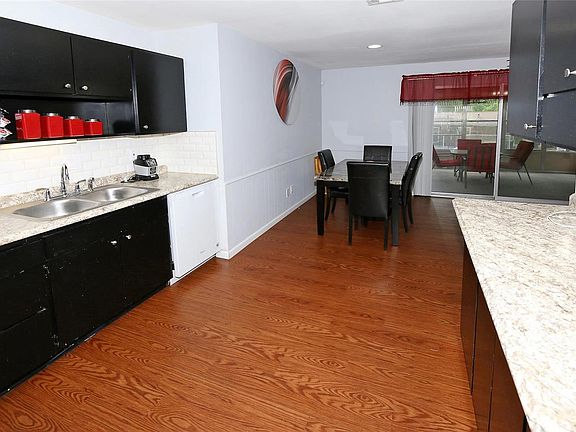 4th image of 735 Millstone Dr