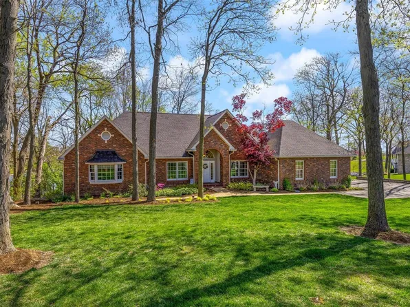 5141 Live Oak Dr, Smithton, IL 62285