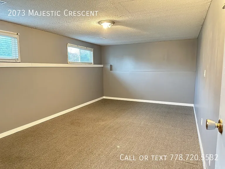 2073 Majestic Cres — Photo 22