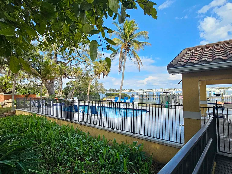 120 Banyan Bay Dr — Photo 7