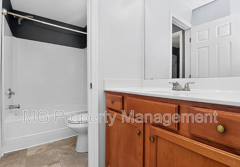 11909 Stratfield Place Cir — Photo 13