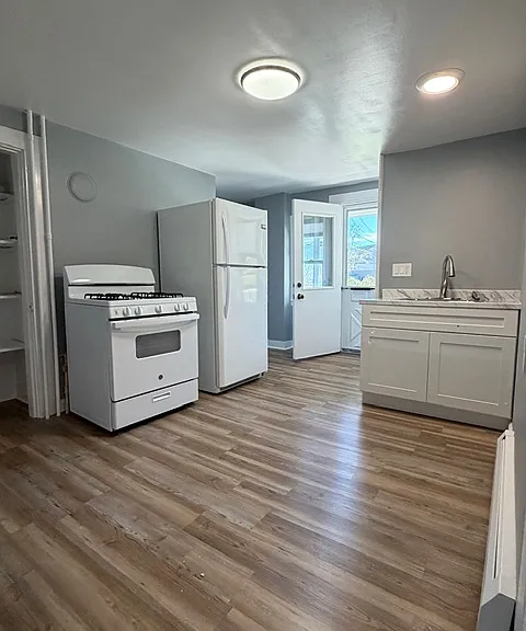 97-99 Derby St #2 — Photo 8