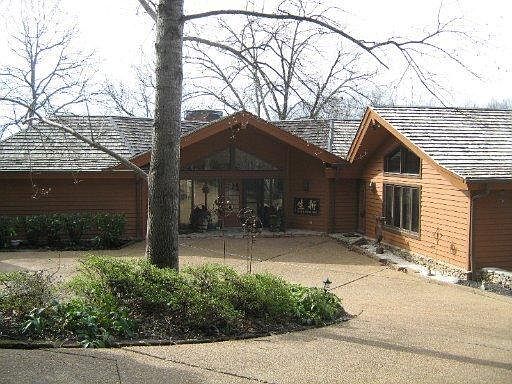 1st image of 1600 Blackberry Ridge Dr