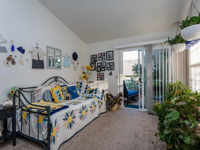 111 Iveystone Ct — Photo 14