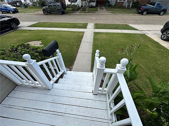5th image of 401 Harang Ave