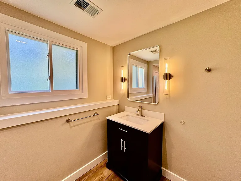 514 S Yale Ave — Photo 44