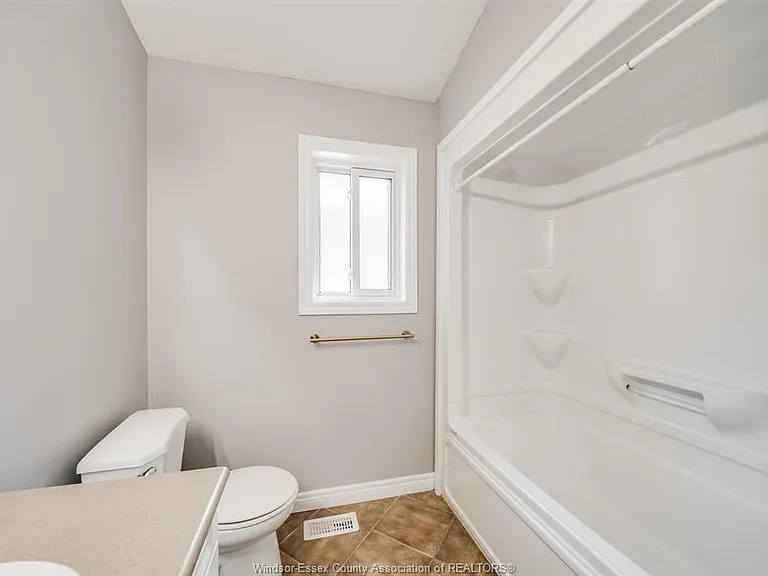 4231 Whiskey Ave — Photo 25