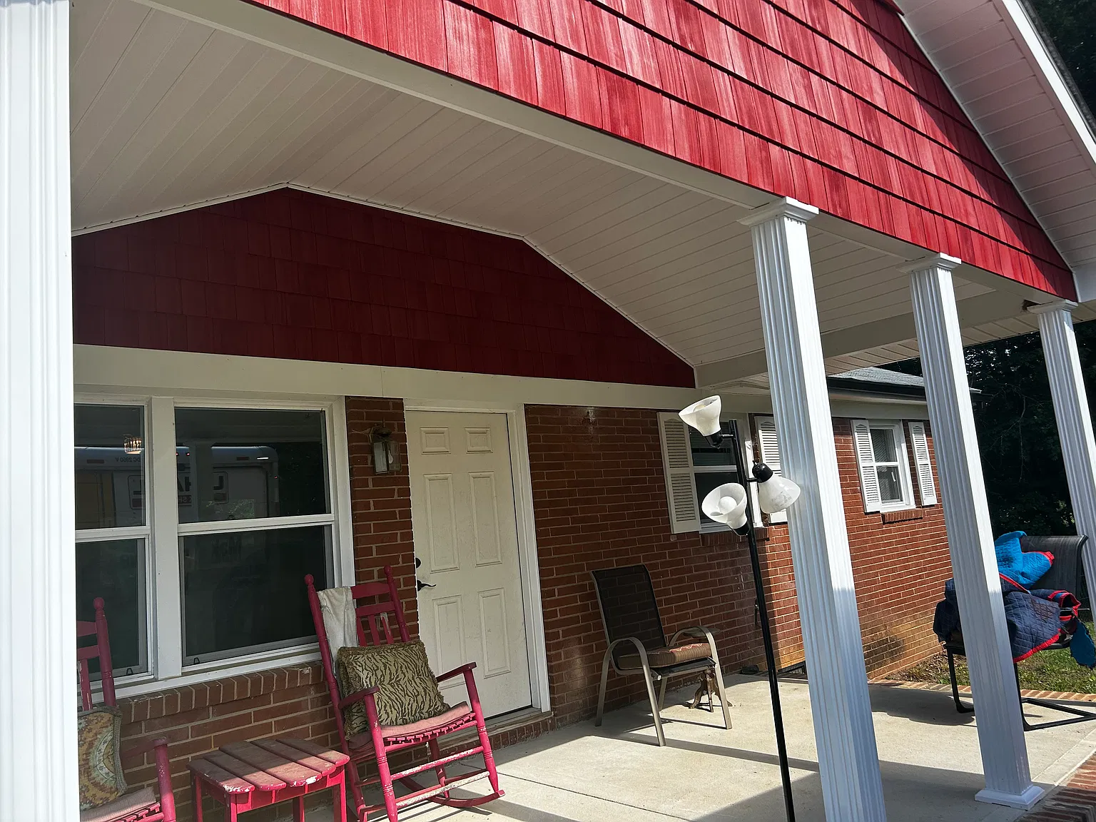 3 bed, 1250 sqft, $1,975 — Photo 2