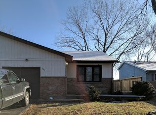 635 Kenilworth Ave, South Elgin, IL 60177