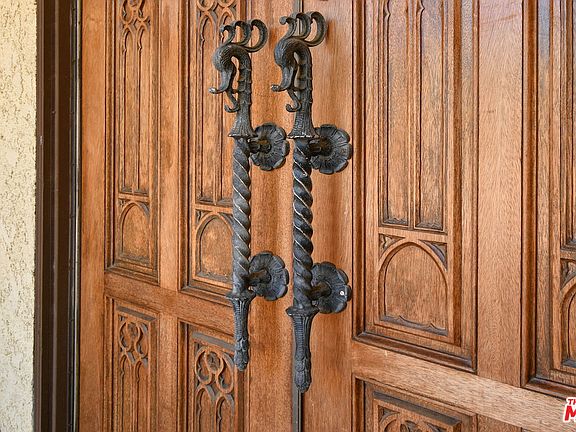 3rd image of 24926 Jim Bridger Rd