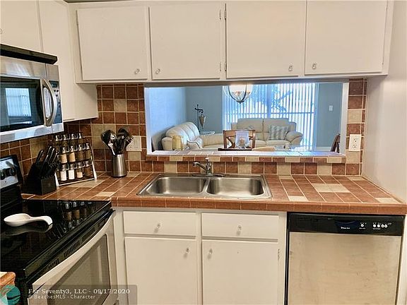 2nd image of 5541 Lakeside Dr APT 202