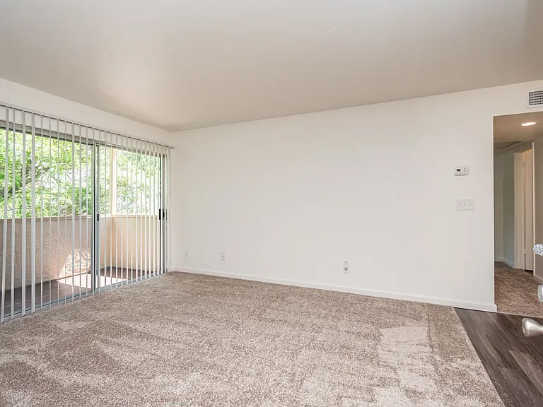 Carmel Pointe — Photo 33