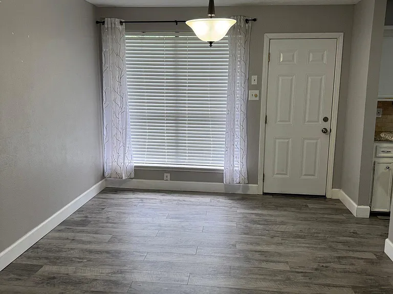 515 Shealy St — Photo 5