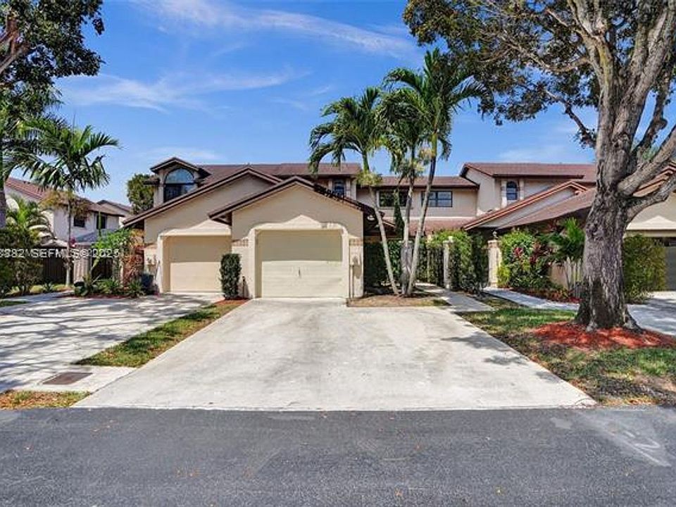 1st image of 13705 SW 101st Ter #Townhouse 13705