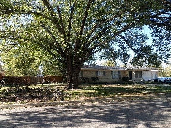 2nd image of 4113 Cummings Dr W