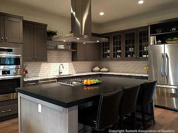 3rd image of 40 Red Quill Ln