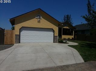 740 Arthur Ave, Cottage Grove, OR 97424