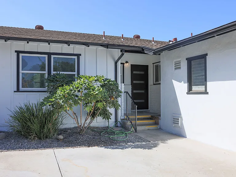 8751 Chantilly Ave — Photo 13