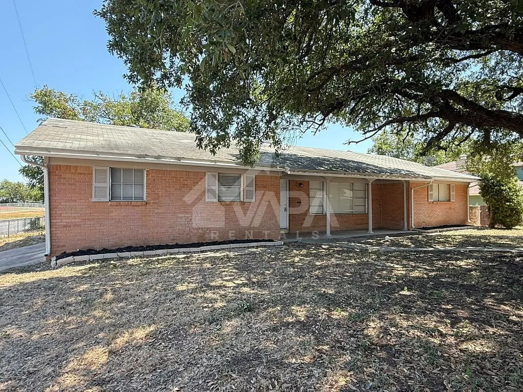 3 bed, 2068 sqft, $2,000 — Photo 3