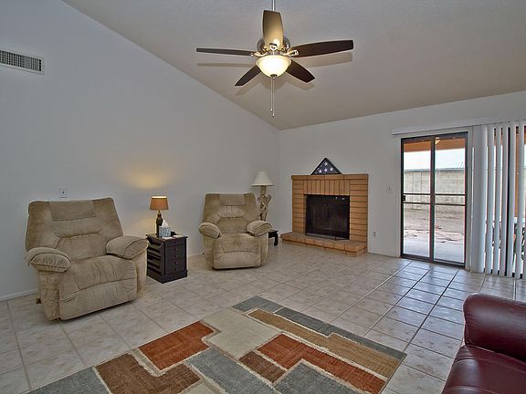 5th image of 407 W Rosemonte Dr