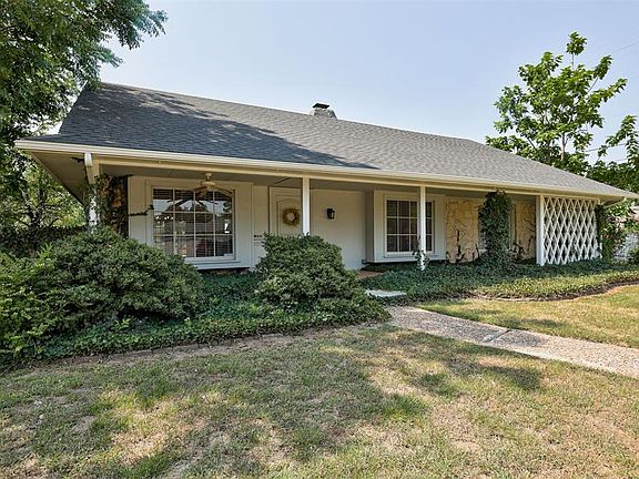 2nd image of 1744 Westbrooke Ter