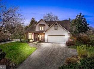 2009 Parkview Dr, Red Lion, PA 17356