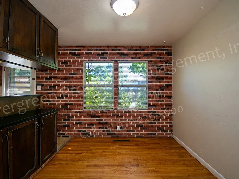 1916 Larkspur Dr — Photo 6