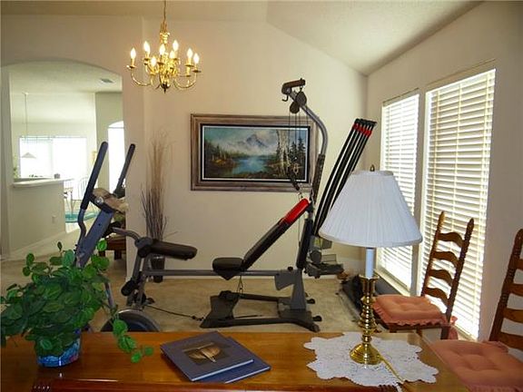 4th image of 5944 Hillview Dr