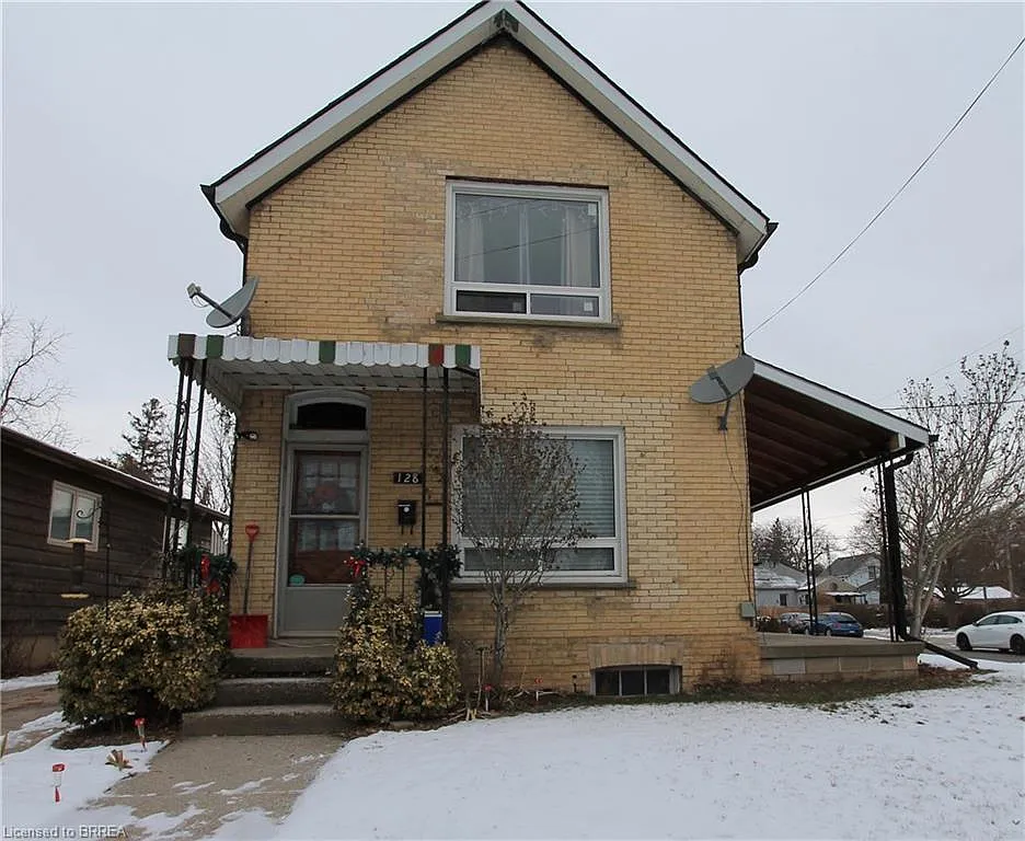 128 Elgin St photo 1