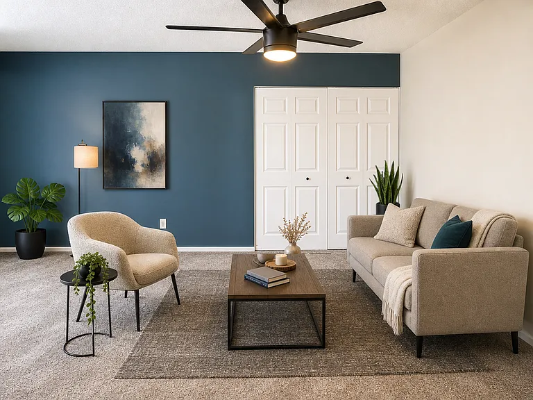 Relax in Style: Discover our Minneapolis Bedroom Haven on Minnehaha Avenue — Photo 4