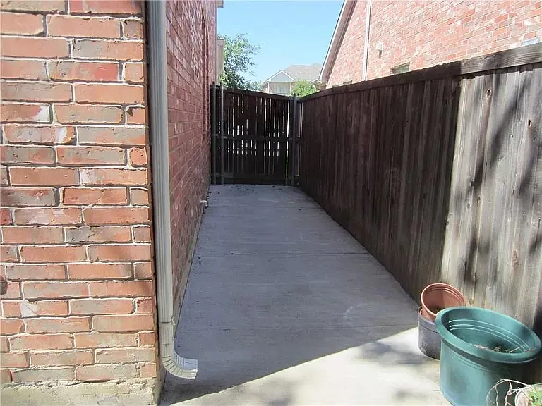 122 Seva Ct — Photo 14