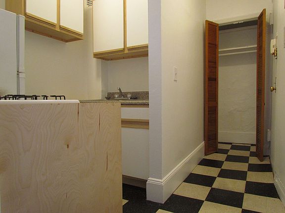 4th image of 169 Sullivan St APT 18