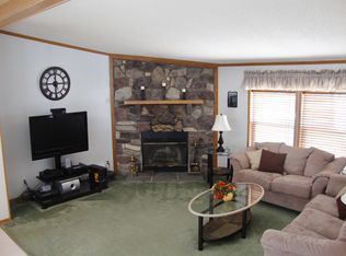 1695 Sacramento Trl, Hartland, MI 48353