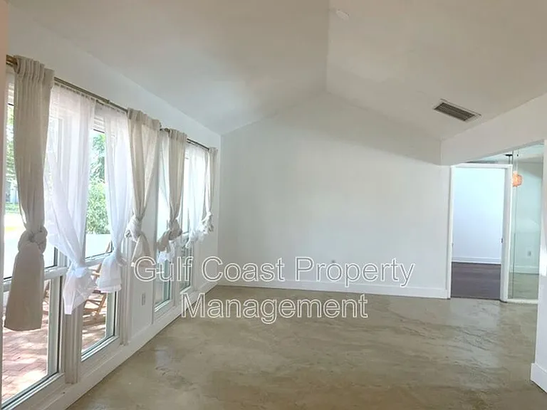 5677 Beneva Woods Cir — Photo 5