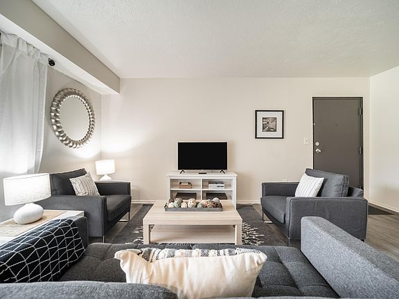 4th image of 6615 Center St #A