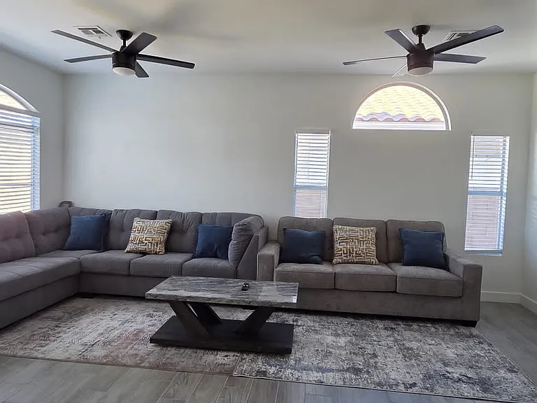 Silver Lantern Dr — Photo 1