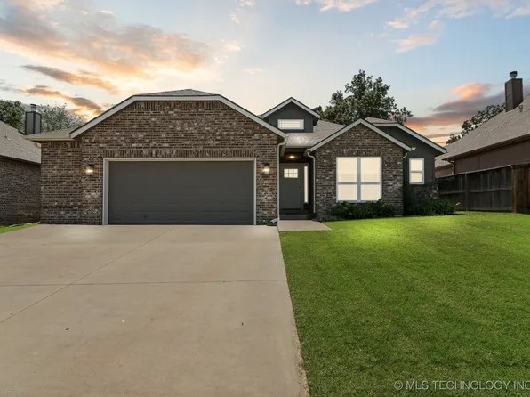 214 W 55th St, Sand Springs, OK 74063