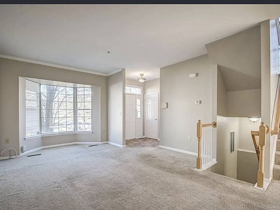 4th image of 2301 Montauk Dr