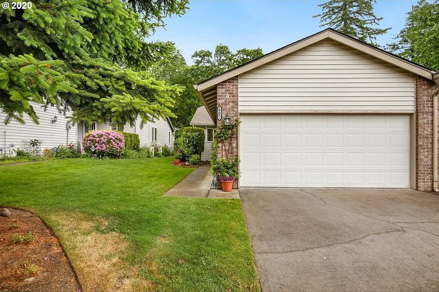 2 Bed 2 Bath Summerwood Village Condo! Move In Special! — Photo 3