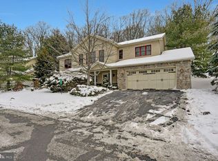 265 Longview Dr, Lake Harmony, PA 18624