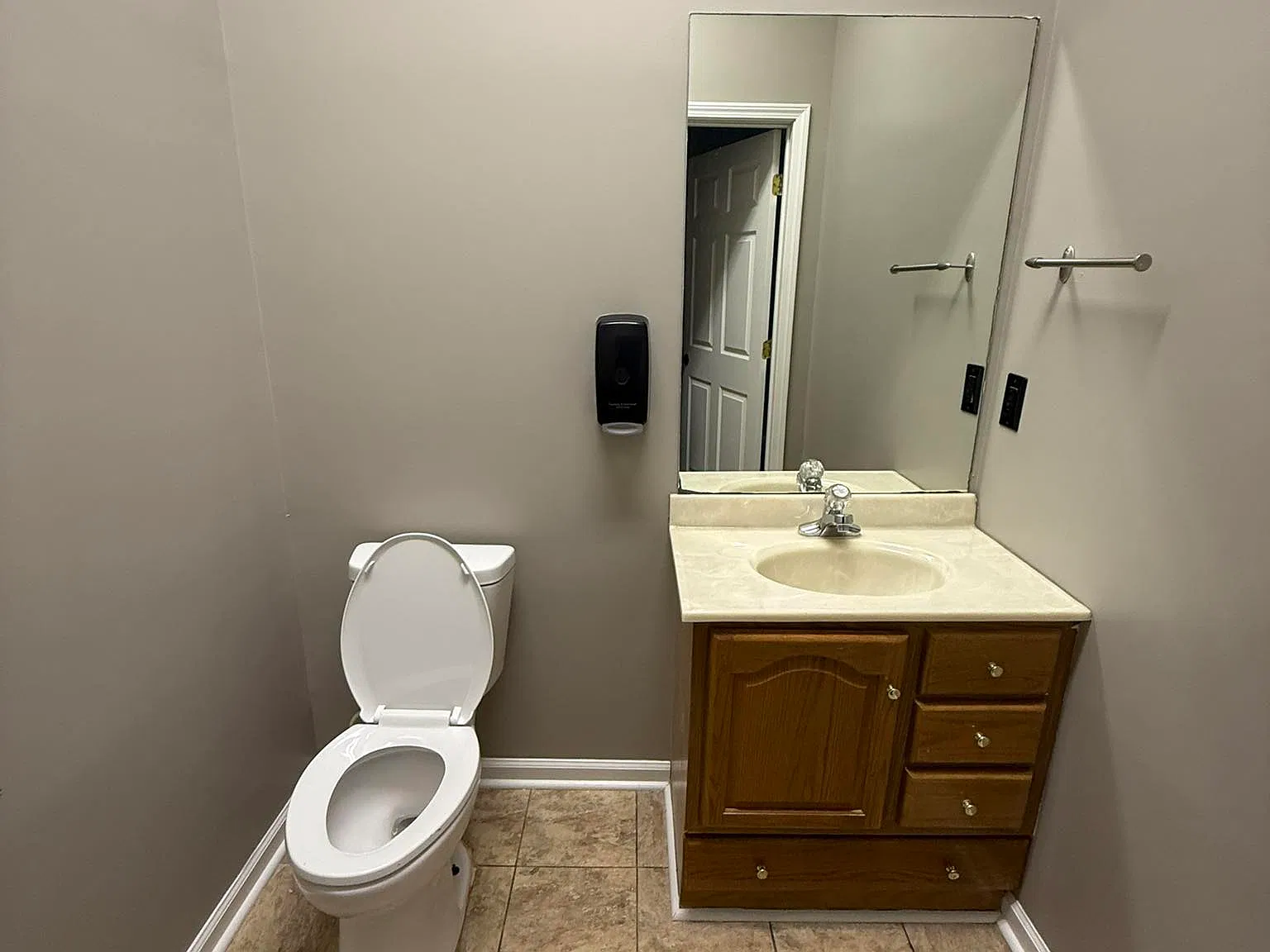 3 bed, 999 sqft, $1,495 — Photo 3