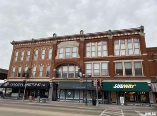 1534 River Dr APT 203, Moline, IL 61265